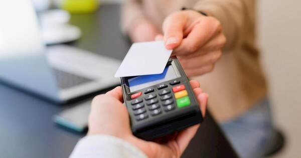 Sự phổ biến của thanh toán QR ngày càng bỏ xa quẹt thẻ ngân hàng?