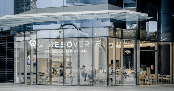 Khám phá không gian độc đáo tại Besoverse Cosmic Cafe