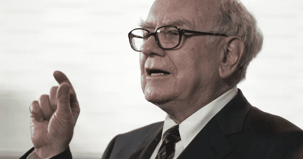 Sân nhà của huyền thoại Warren Buffett bất ngờ trở thành điểm nóng cuộc bầu cử tổng thống Mỹ