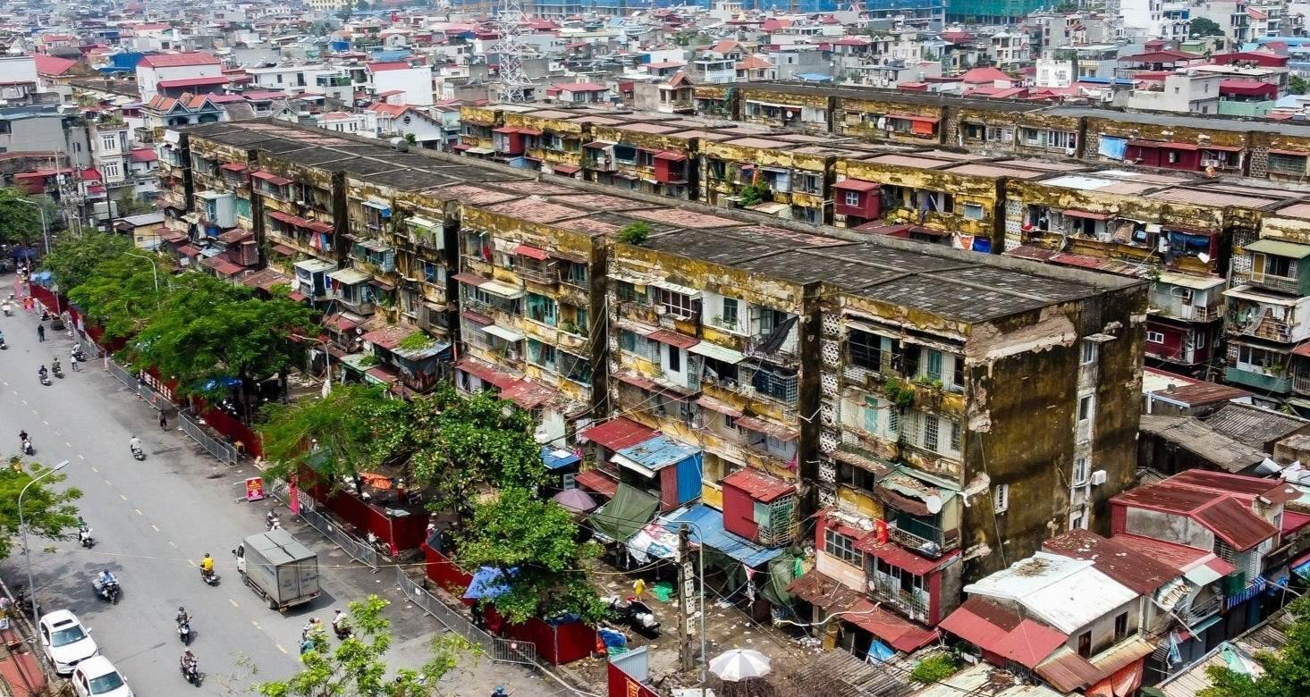 Bộ Xây dựng nhiều chung cư cũ nứt, nghiêng, không đảm bảo an toàn sau bão Yagi