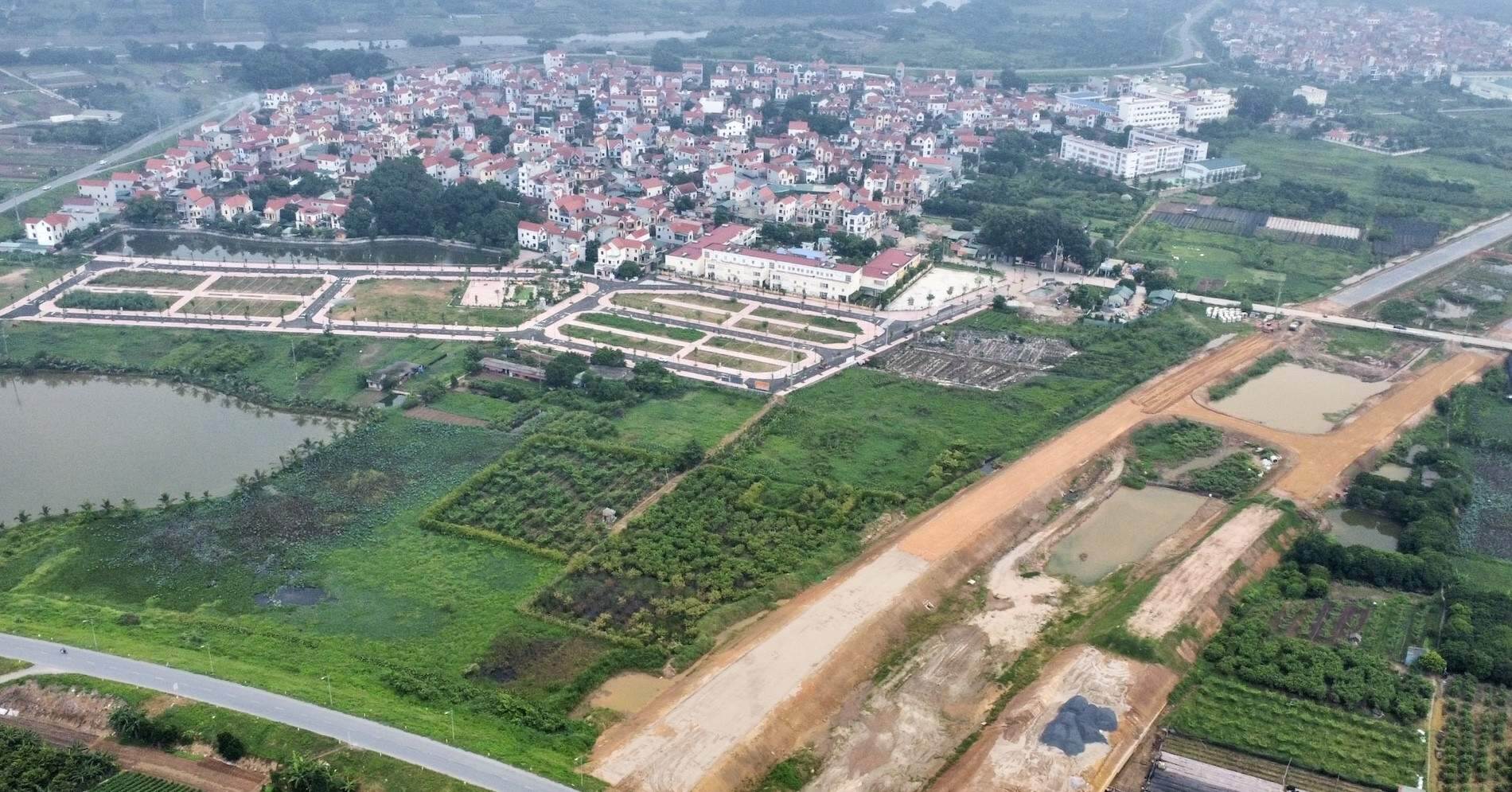 Huyện Đan Phượng, Hà Nội lại bất ngờ dừng đấu giá 26 thửa đất