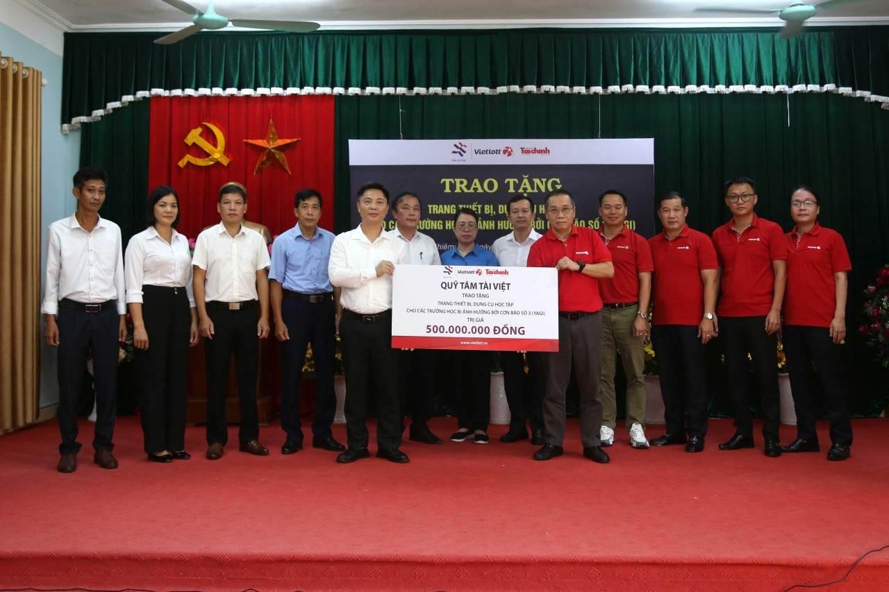 Quỹ Tâm Tài Việt trao 500 triệu đồng hỗ trợ 6 trường học ở Tuyên Quang