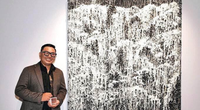 Artist Nguyen Viet Cuong wins 2nd UOB Painting of the Year in Vietnam 1 Artist Nguyen Viet Cuong wins 2nd UOB Painting of the Year in Vietnam
