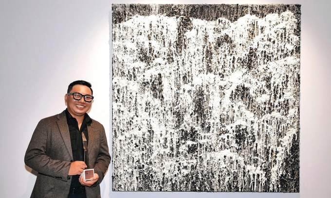 Artist Nguyen Viet Cuong wins 2nd UOB Painting of the Year in Vietnam