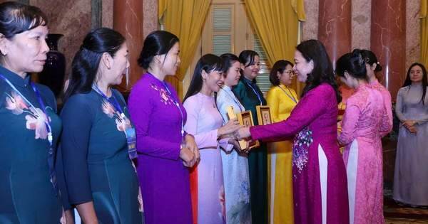 Bà Trịnh Thị Hồng Vân vinh dự nhận bằng khen của Hội LHPN Việt Nam