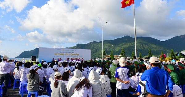 Bay 'nhẹ' tới Côn Đảo