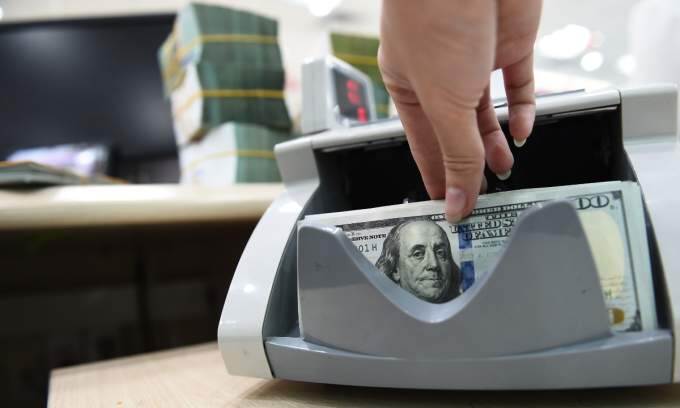 Dollar increases against dong - VnExpress International