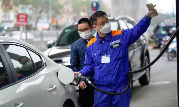 Gasoline prices fall marginally - VnExpress International