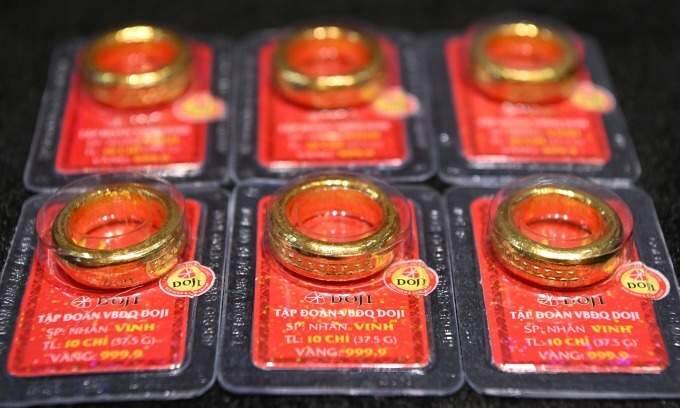 Gold ring price soars to fresh high