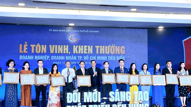 TP. Hồ Chí Minh tôn vinh gần 200 doanh nhân, doanh nghiệp tiêu biểu năm 2024