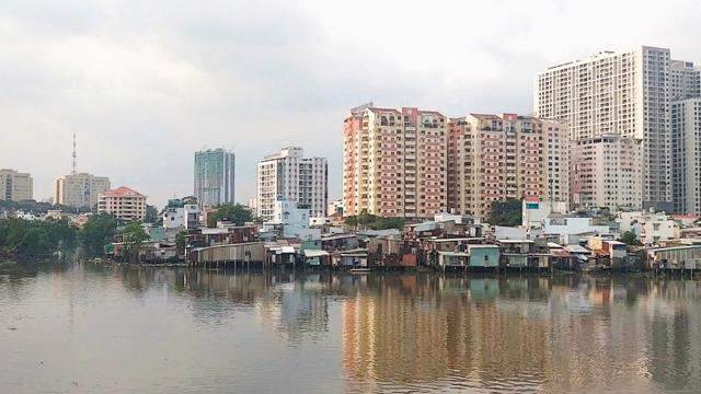 TP.HCM dự kiến di dời hơn 5.000 nhà kênh rạch trong năm 2025 1 TP.HCM dự kiến di dời hơn 5.000 nhà kênh rạch trong năm 2025