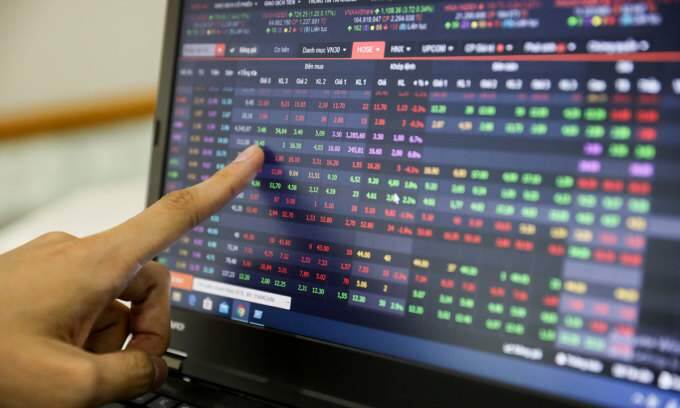Vietnam stocks rise 4 sessions in a row, global markets flat