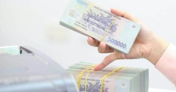 Lượng tiền người dân gửi vào ngân hàng cao kỷ lục