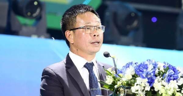 Trình diễn nhiều công nghệ thanh toán thông minh, quy tụ hơn 100 gian hàng của các ngân hàng, doanh nghiệp