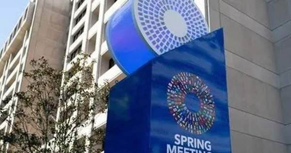 IMF điều chỉnh chính sách, các "con nợ lớn" tiết kiệm hàng tỷ USD
