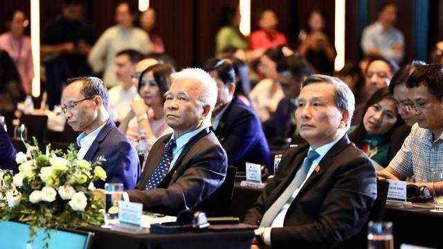Chuyên gia đề xuất trao cả “củ cà rốt" và "cây gậy" khi thành lập quỹ chuyển đổi xanh