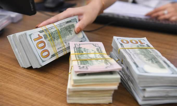 Dollar weakens against dong - VnExpress International