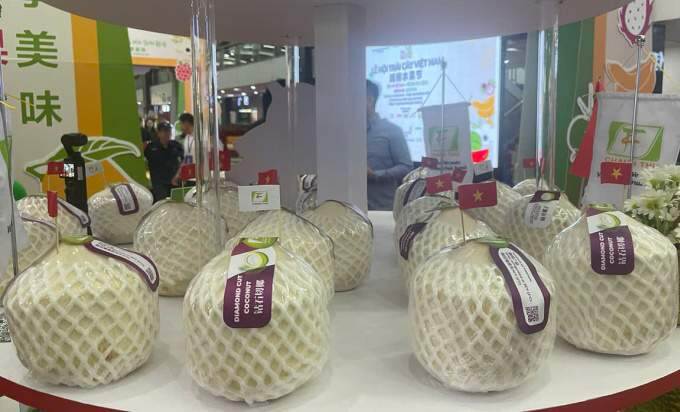 Fresh coconuts quenching new overseas markets