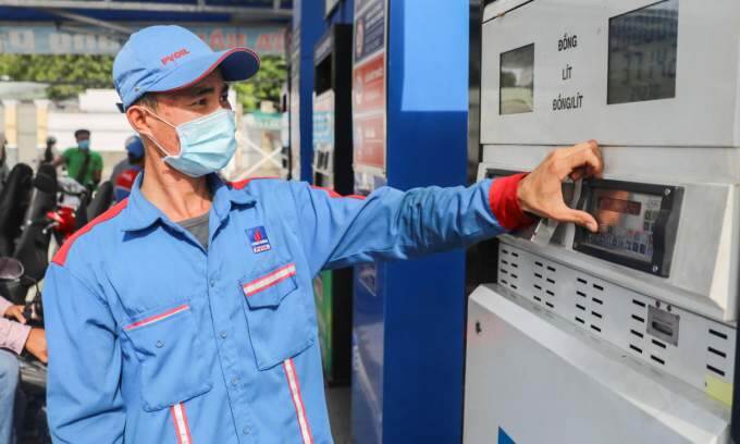 Gasoline prices jump - VnExpress International