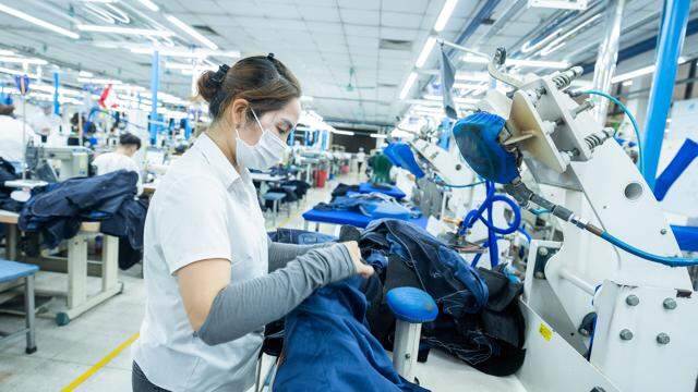 ILO: Tiền lương toàn cầu đã tăng nhanh hơn lạm phát
