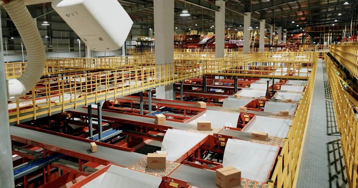 J&T Express xử lý hơn 100 triệu bưu kiện trong một ngày sau đợt sale 11.11