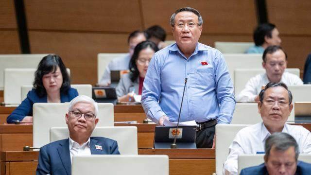 Lương khởi điểm công chức chỉ đủ thuê nhà bình dân, chi tiêu tằn tiện