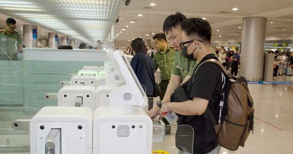 Nhiều sân bay mới áp dụng hệ thống cổng kiểm soát tự động, hành khách khi xuất nhập cảnh lưu ý gì?