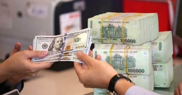 Những áp lực khiến VND mất giá thời điểm cuối năm