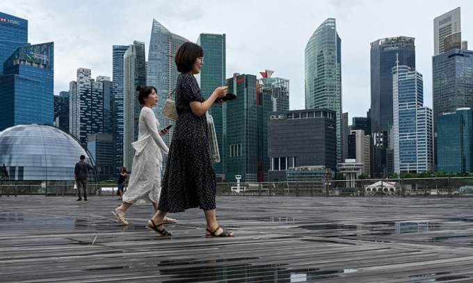 Singapore to give civil servants 1.05-month salary as year-end bonus