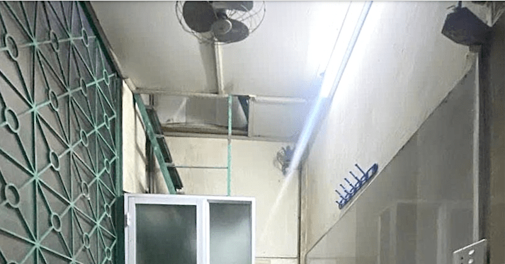 Khách đến xem nhận yêu cầu bất ngờ