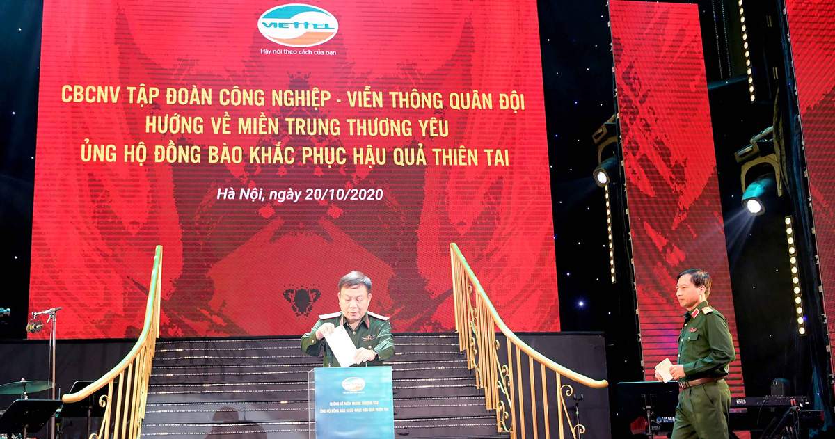 Cán bộ nhân viên Viettel đóng góp 10 tỉ đồng hỗ trợ đồng bào miền Trung