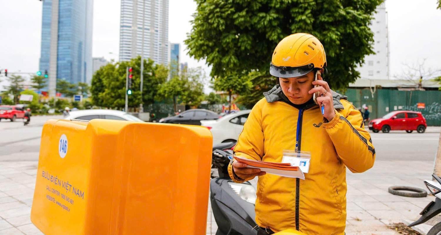 Cảnh giác hành vi giả danh nhân viên giao hàng bưu điện để lừa đảo