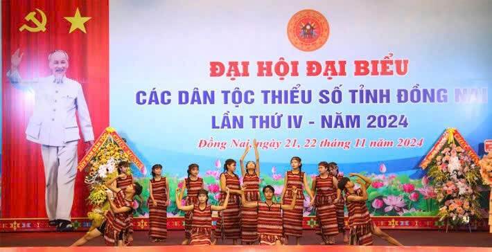 Đời sống đồng bào dân tộc thiểu số tiếp tục được nâng lên