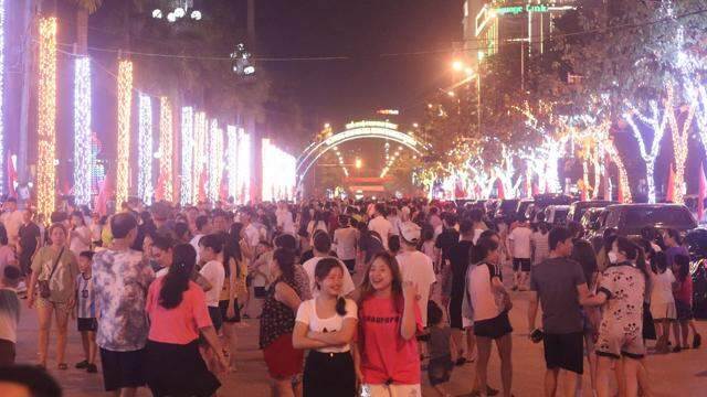 Thanh Hoá chi nhiều tỷ hỗ trợ vận hành phố đi bộ