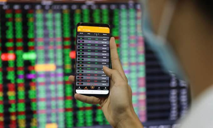 VN-Index starts week higher - VnExpress International