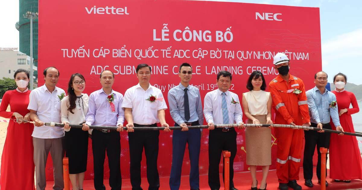 Viettel công bố cập bờ tuyến cáp ADC, băng thông lớn nhất Việt Nam