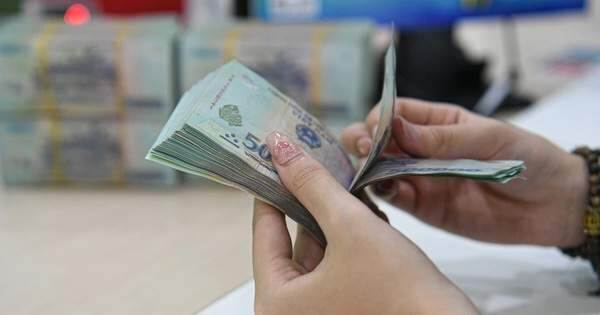 Làm thế nào để gửi tiết kiệm an toàn tại quầy và online?
