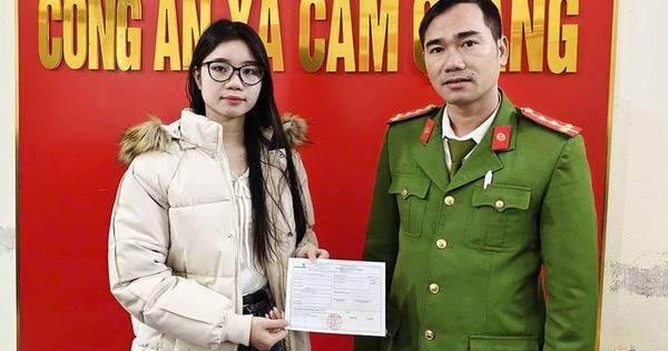 Tài khoản ngân hàng bất ngờ nhận được hơn 220 triệu đồng từ người lạ, cô gái lập tức trình báo công an