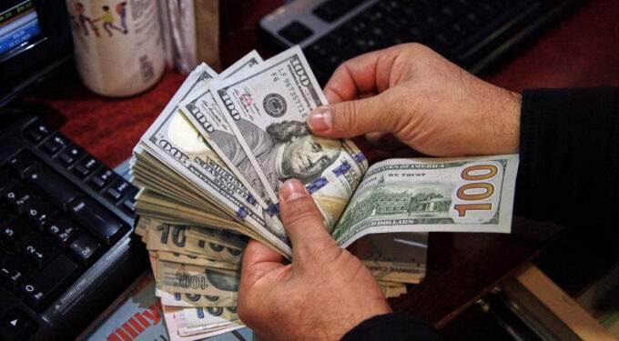 Dollar elevates against dong - VnExpress International