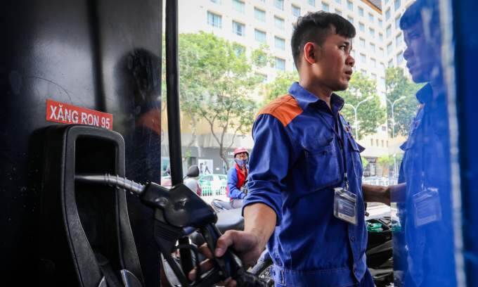 Fuel prices near 5-month peak