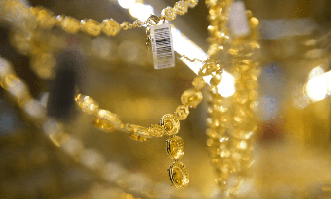 Gold prices continue to rise