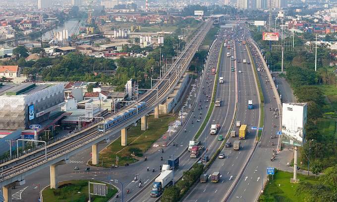 Government sets 8-10% growth target for 2025