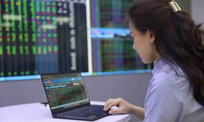 Stocks bounce back to 3-week peak
