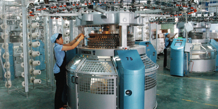 Thúc đẩy sử dụng năng lượng tiết kiệm và hiệu quả trong ngành công nghiệp Việt Nam 1 Tiết kiệm năng lượng trong các ngành sản xuất sẽ giúp doanh nghiệp nâng cao khả năng cạnh tranh.