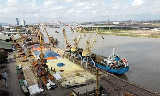 Vietnam-Singapore trade hits record high in 2024