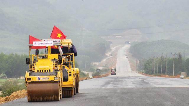 Vượt nắng thắng mưa đưa cao tốc Quảng Ngãi – Hoài Nhơn về đích trong năm 2025