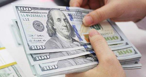 Giá USD ngân hàng giảm mạnh, giá mua xuống dưới 25.000 VND