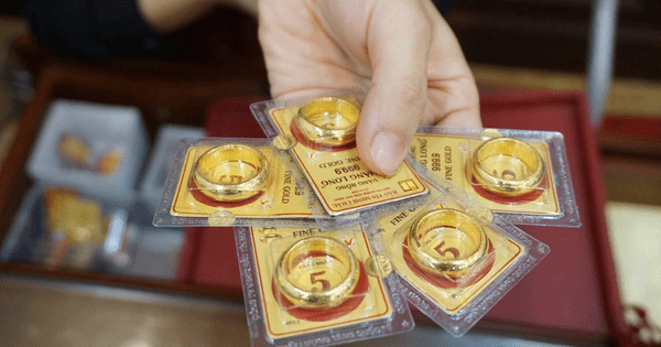 Người ôm vàng bất ngờ vì lãi đậm trước Tết