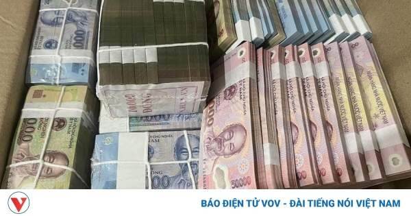 Rủi ro khi đổi tiền lẻ trên “chợ đen”
