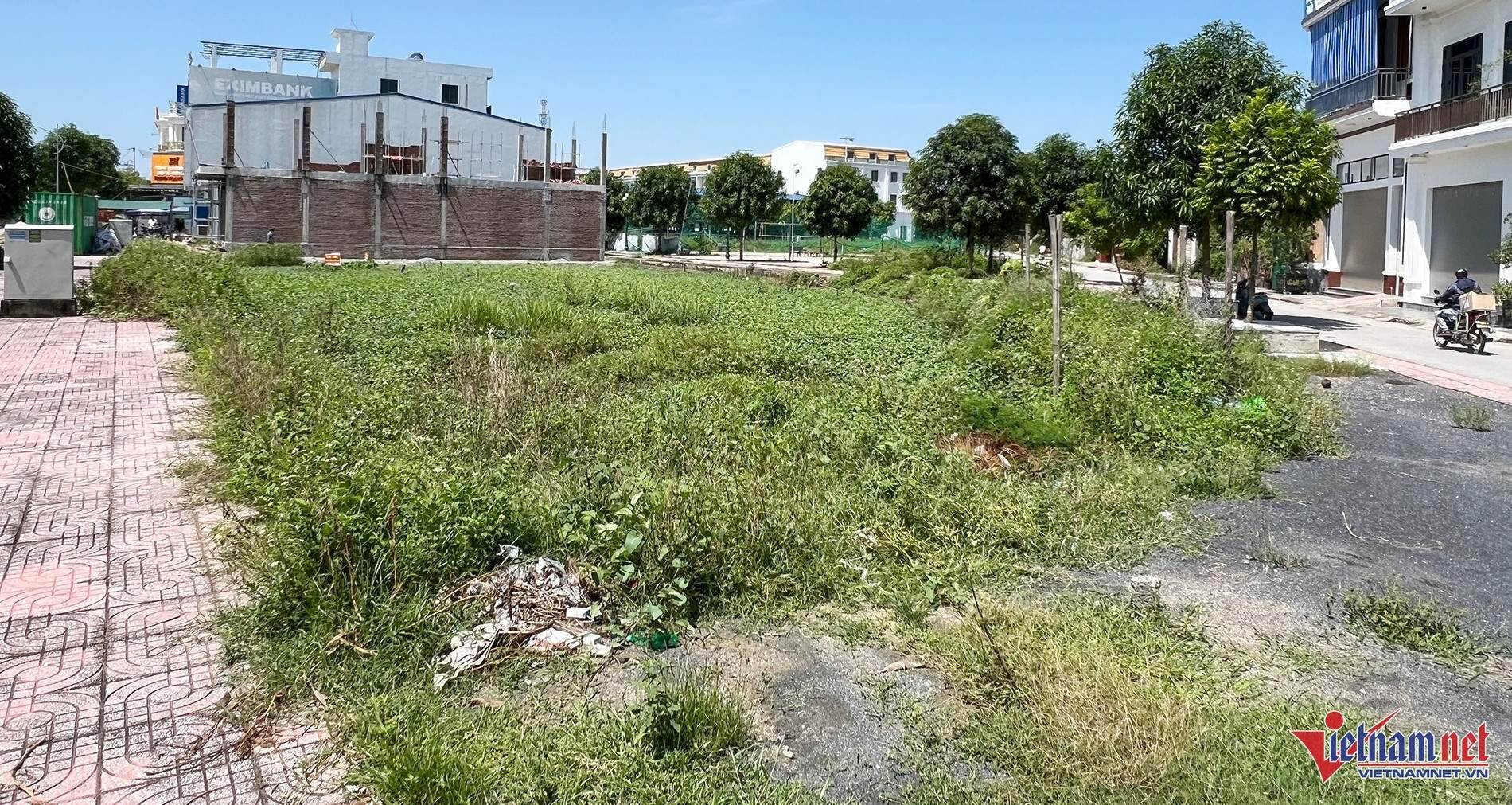 Bán nhà xã hội được lợi cả trăm triệu đồng đất không giấy tờ vẫn được cấp sổ đỏ